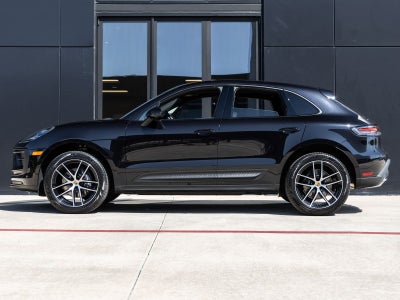 2026 Porsche Macan AWD