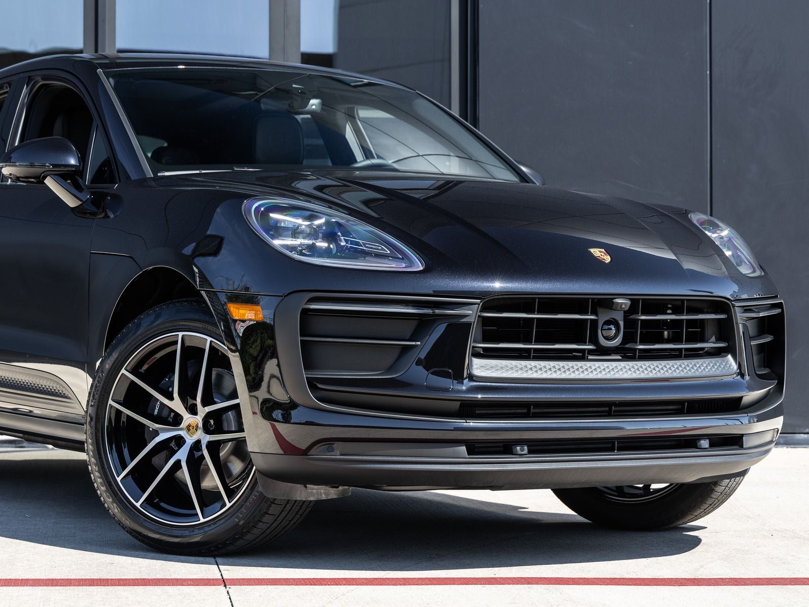 2026 Porsche Macan AWD