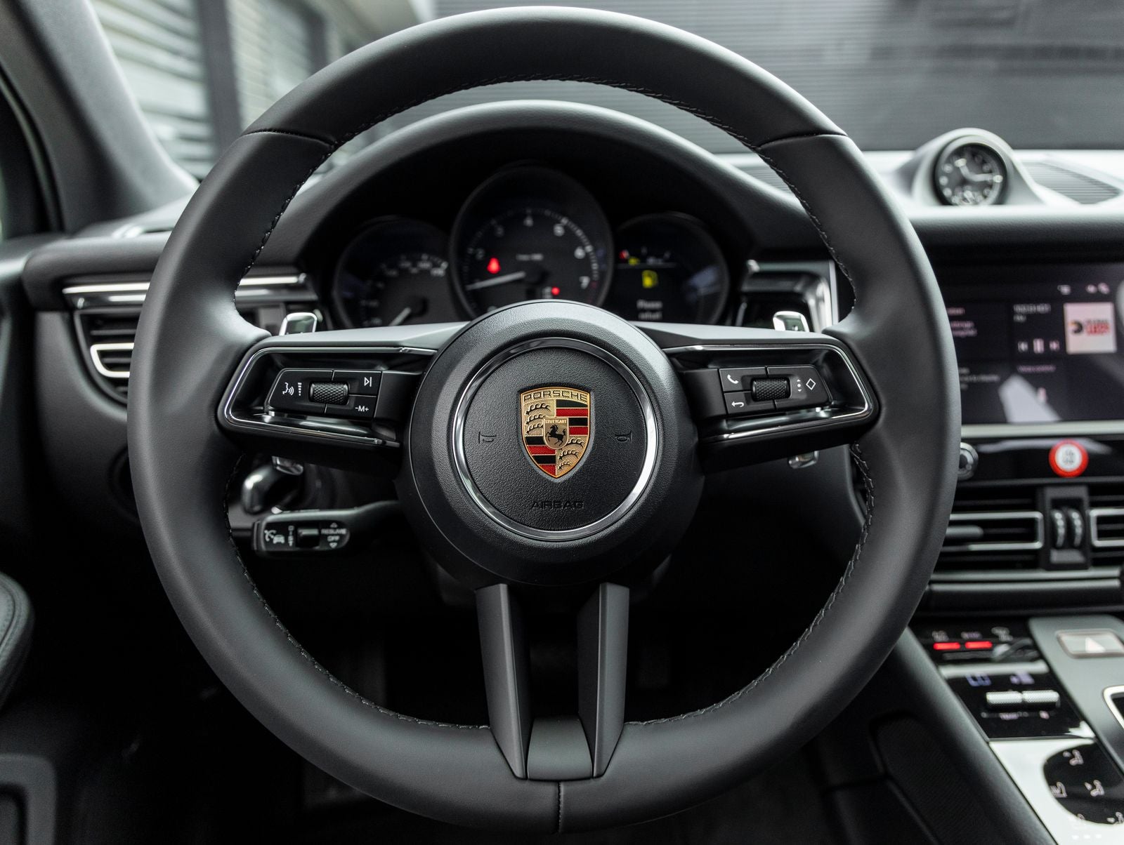 2026 Porsche Macan Base