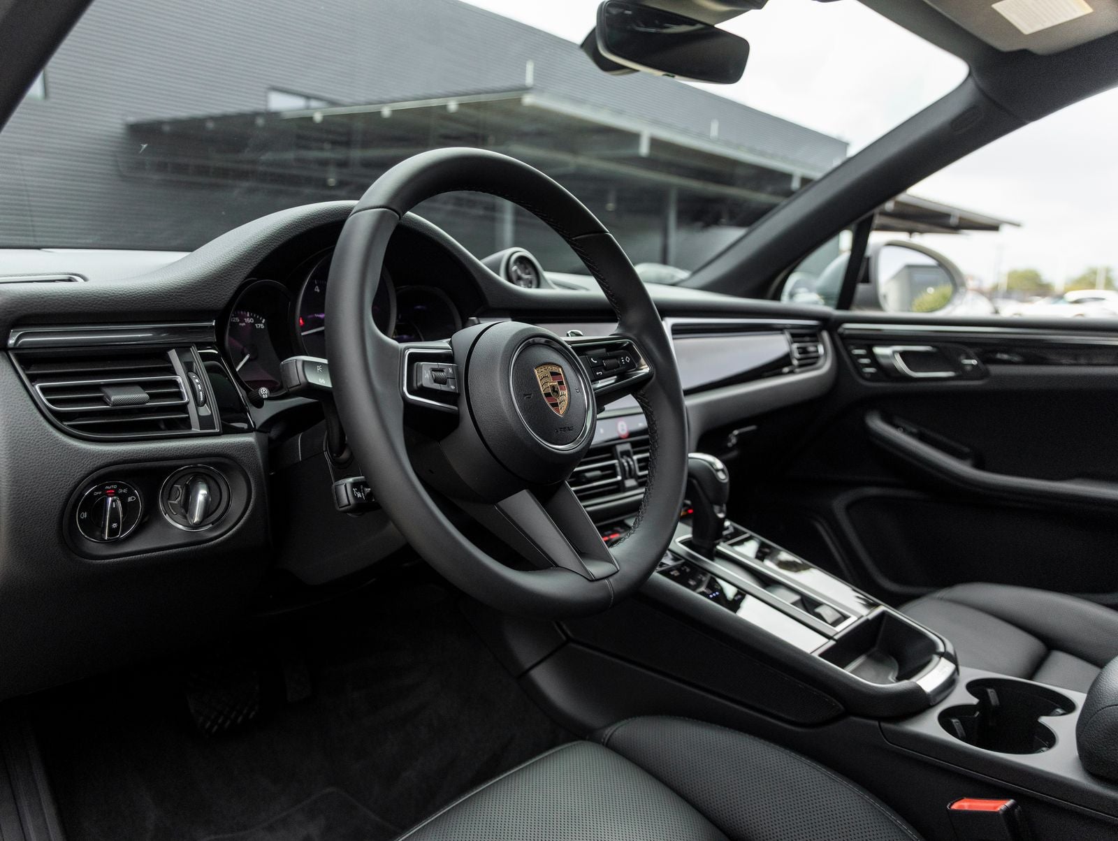 2026 Porsche Macan Base