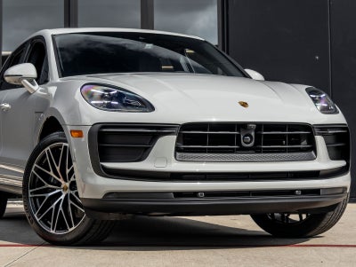 2026 Porsche Macan Base