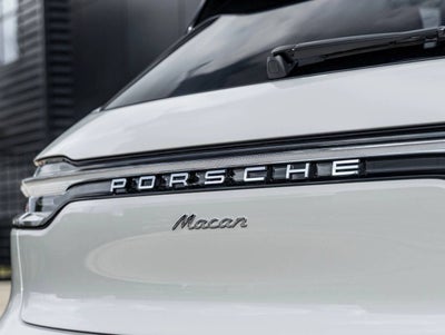 2026 Porsche Macan Base