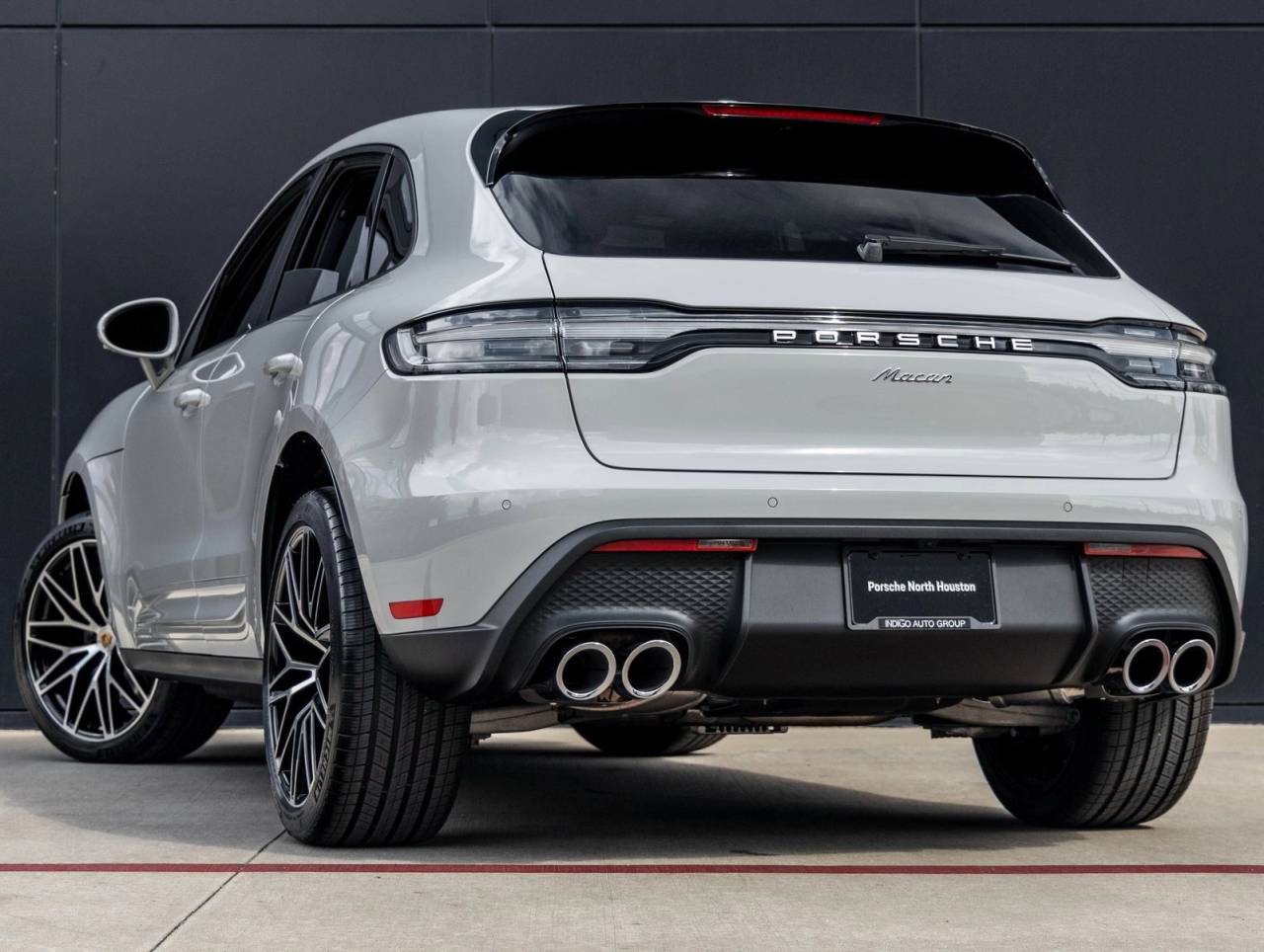 2026 Porsche Macan Base