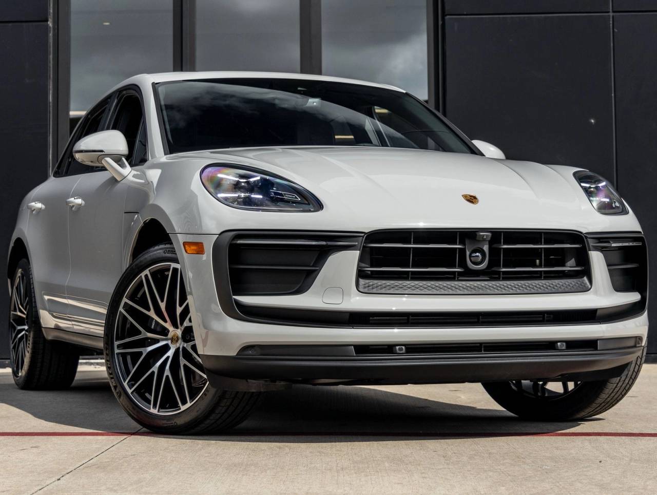 2026 Porsche Macan Base