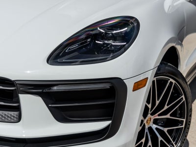 2026 Porsche Macan AWD
