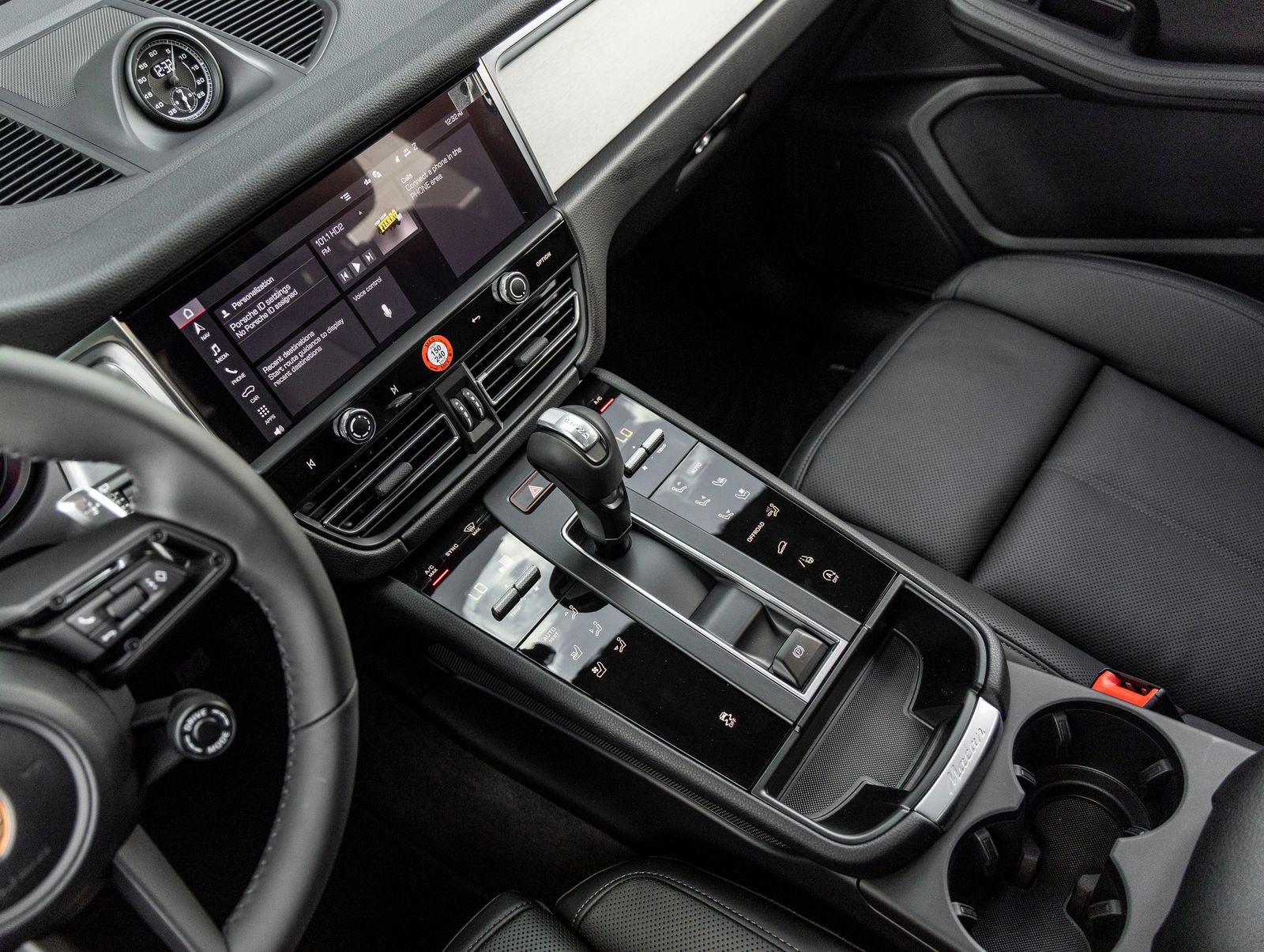 2026 Porsche Macan AWD