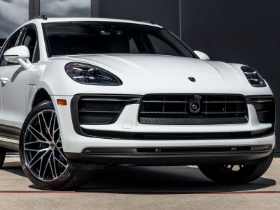 2026 Porsche Macan AWD