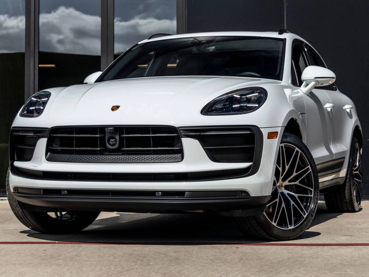 2026 Porsche Macan AWD