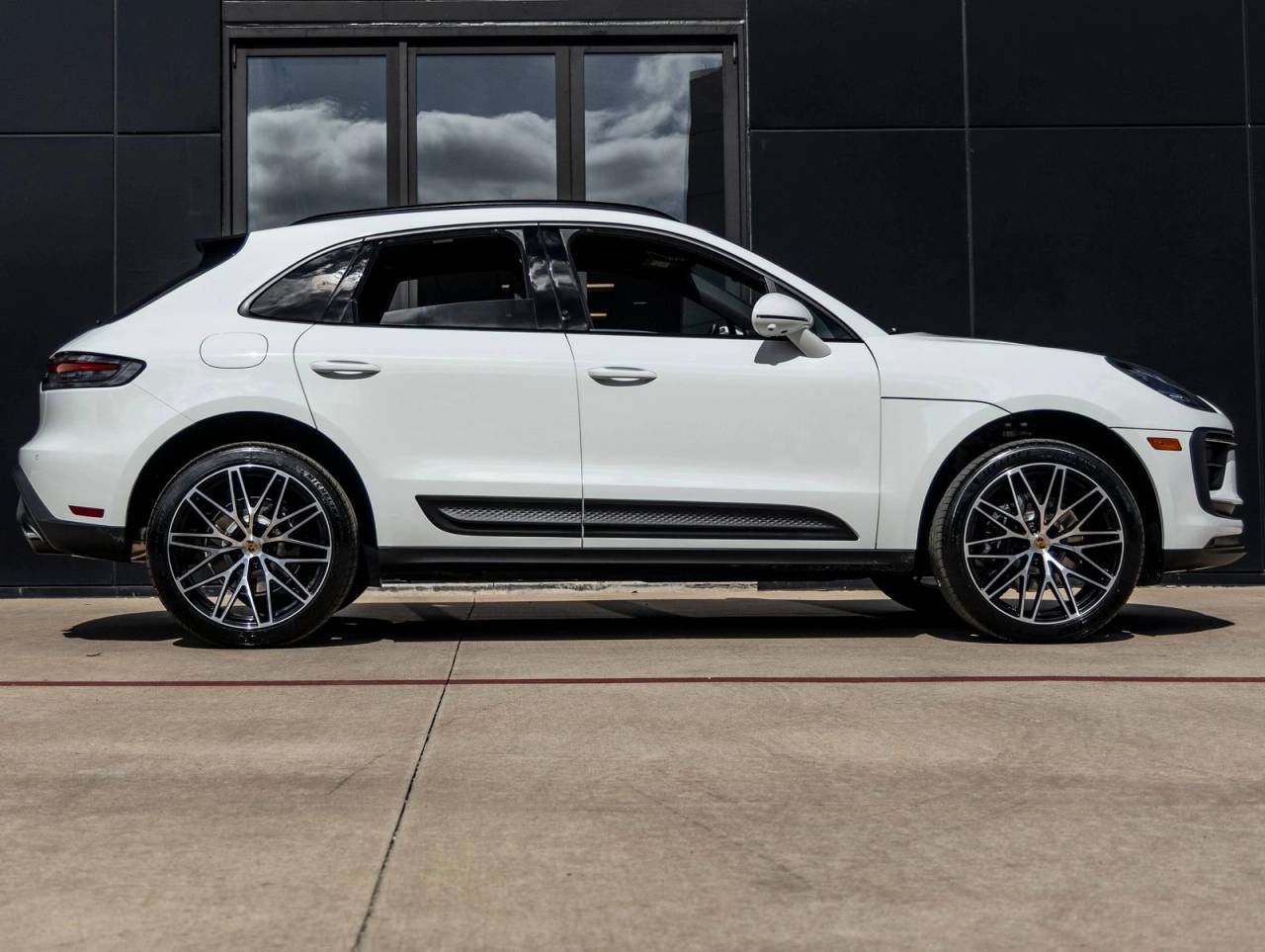 2026 Porsche Macan AWD
