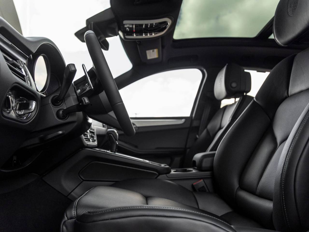 2026 Porsche Macan AWD