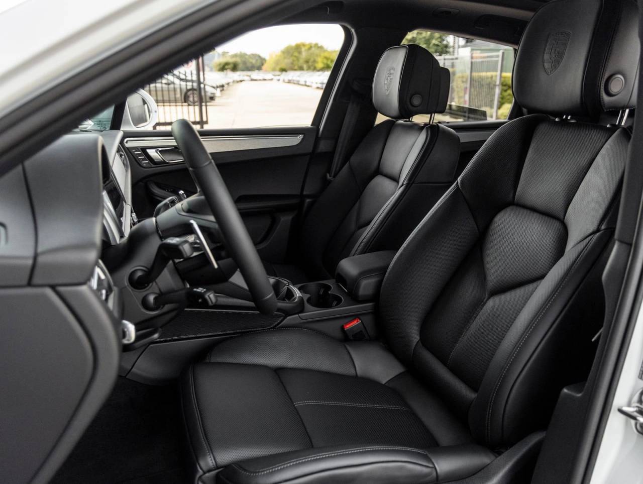 2026 Porsche Macan AWD