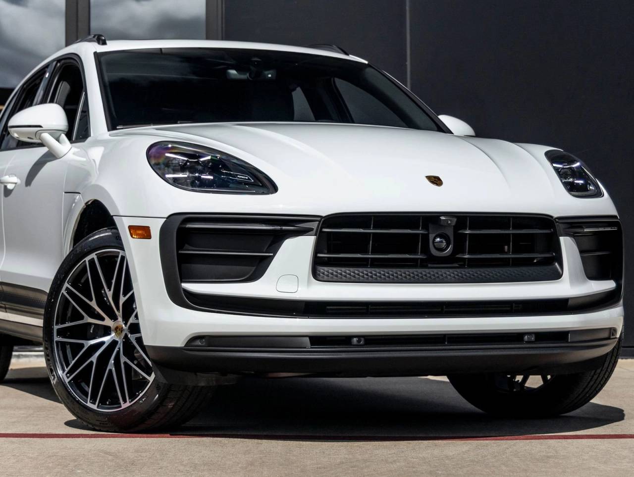 2026 Porsche Macan AWD