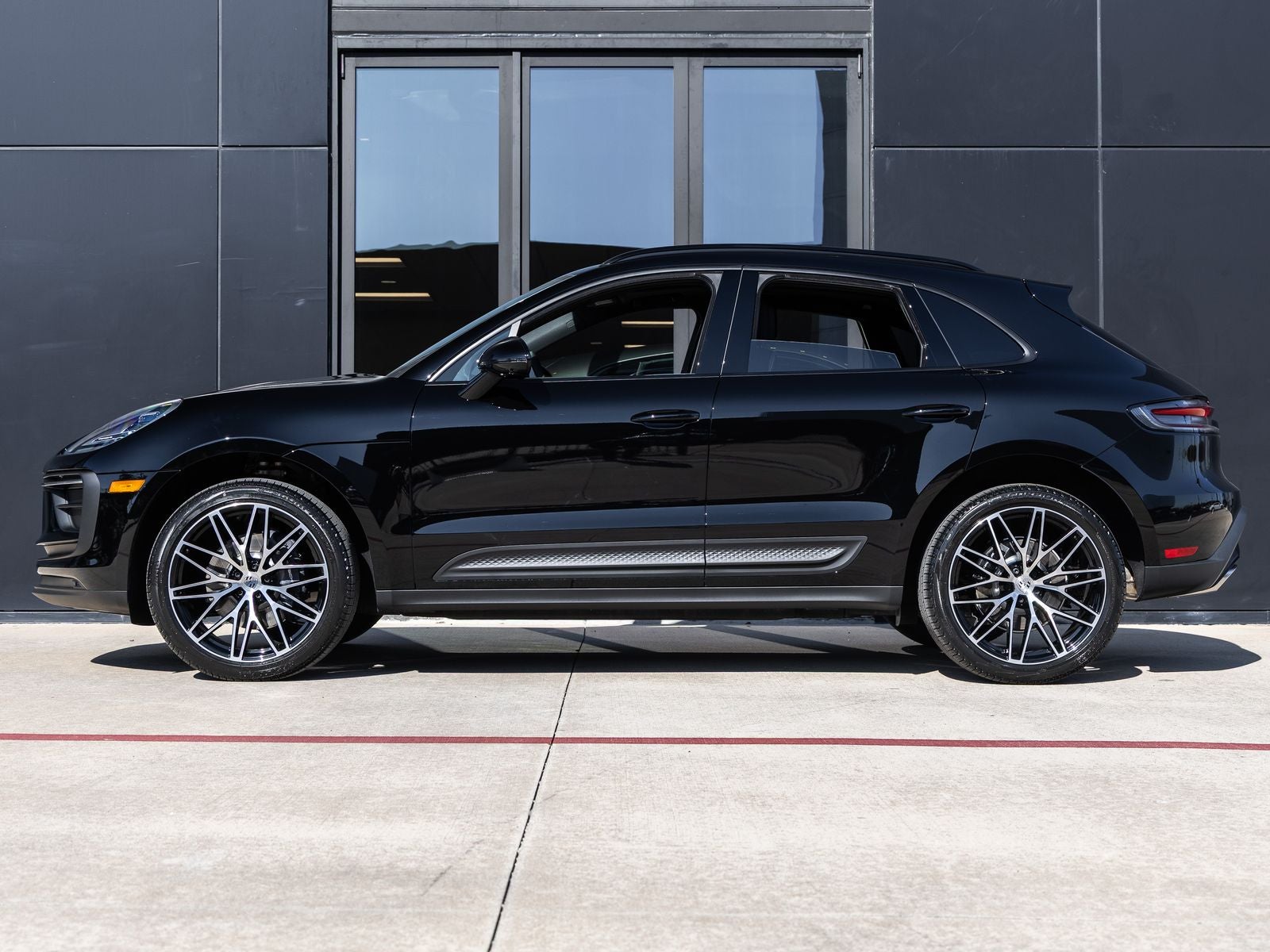 2026 Porsche Macan AWD