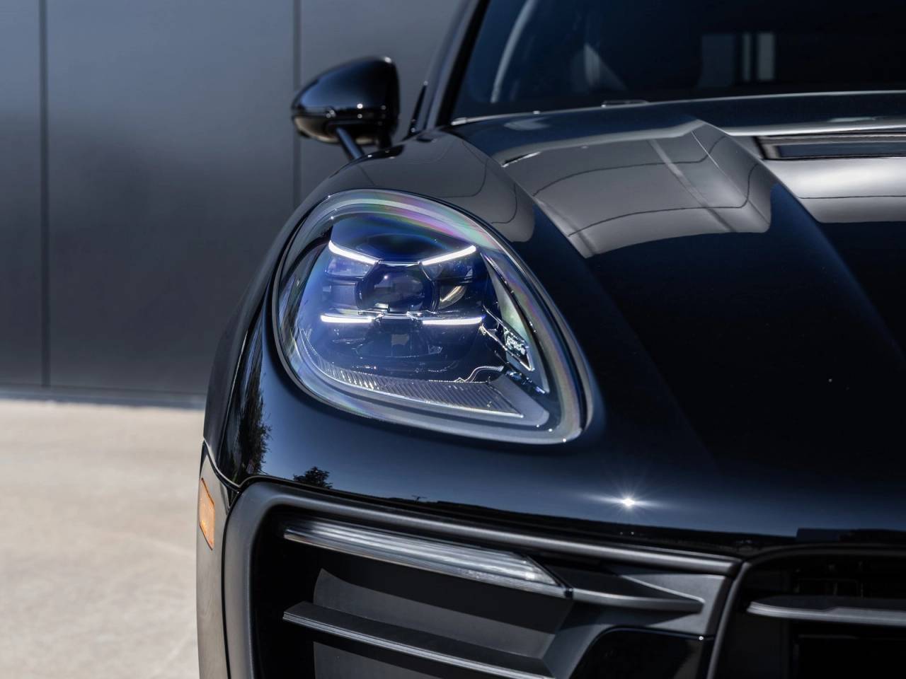 2026 Porsche Macan AWD