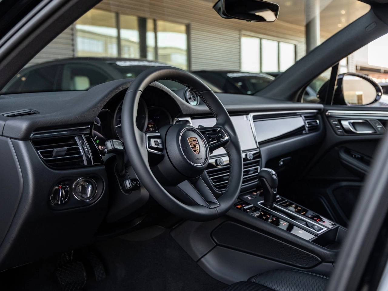 2026 Porsche Macan AWD