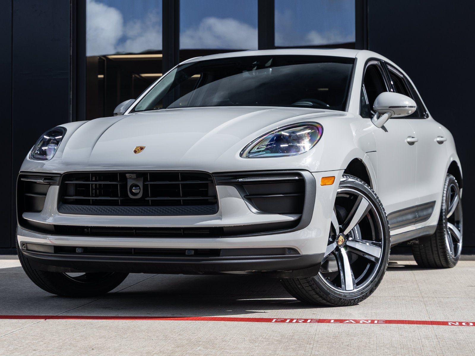 2026 Porsche Macan Macan