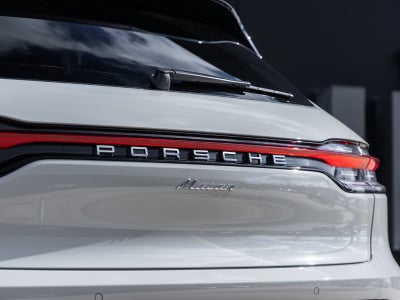 2026 Porsche Macan Macan