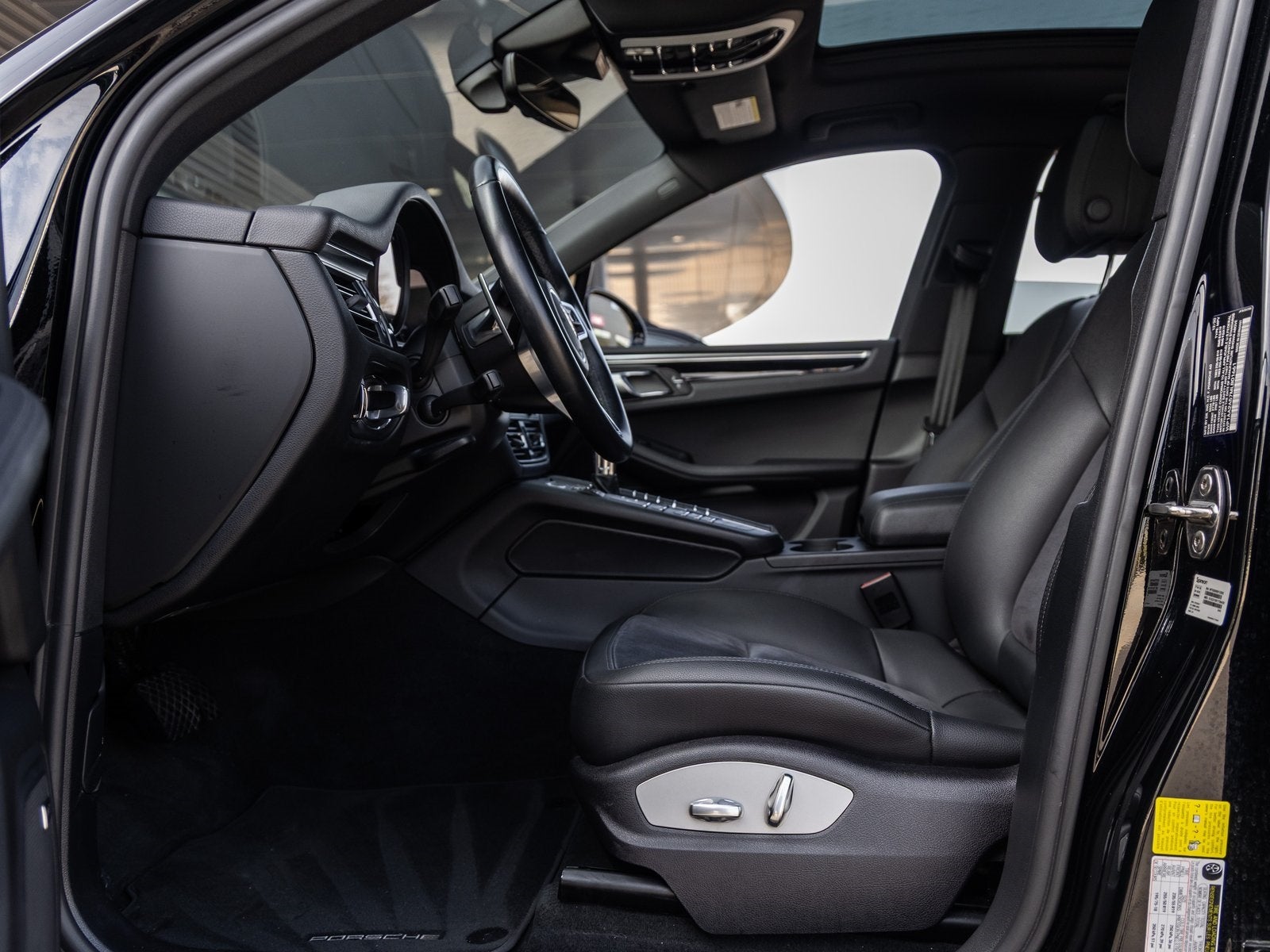 2021 Porsche Macan Macan