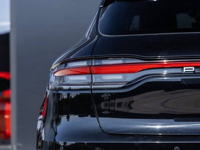 2021 Porsche Macan Macan