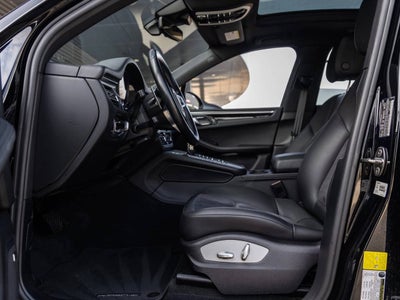 2021 Porsche Macan Macan