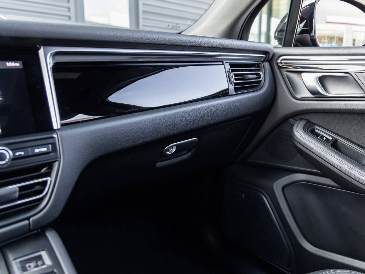 2021 Porsche Macan Macan