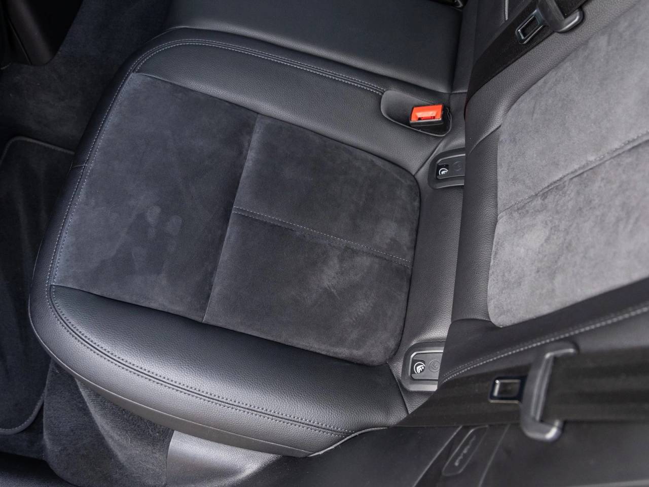 2021 Porsche Macan Macan