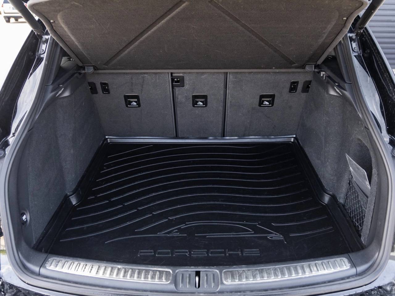 2021 Porsche Macan Macan