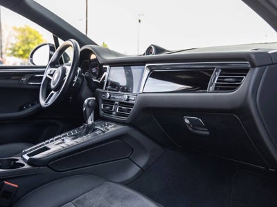 2021 Porsche Macan Macan
