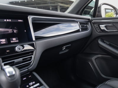 2023 Porsche Macan T