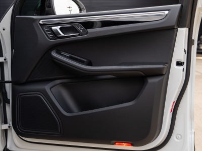 2023 Porsche Macan T
