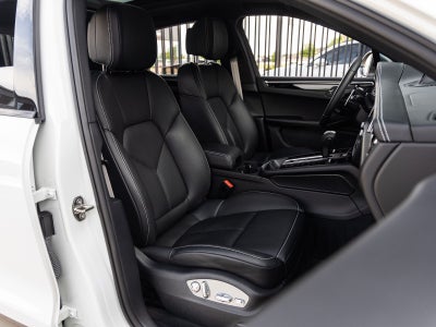 2023 Porsche Macan T