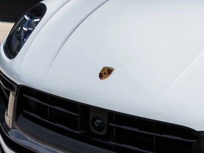 2023 Porsche Macan T