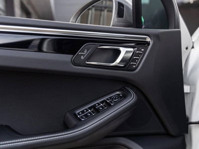 2023 Porsche Macan T