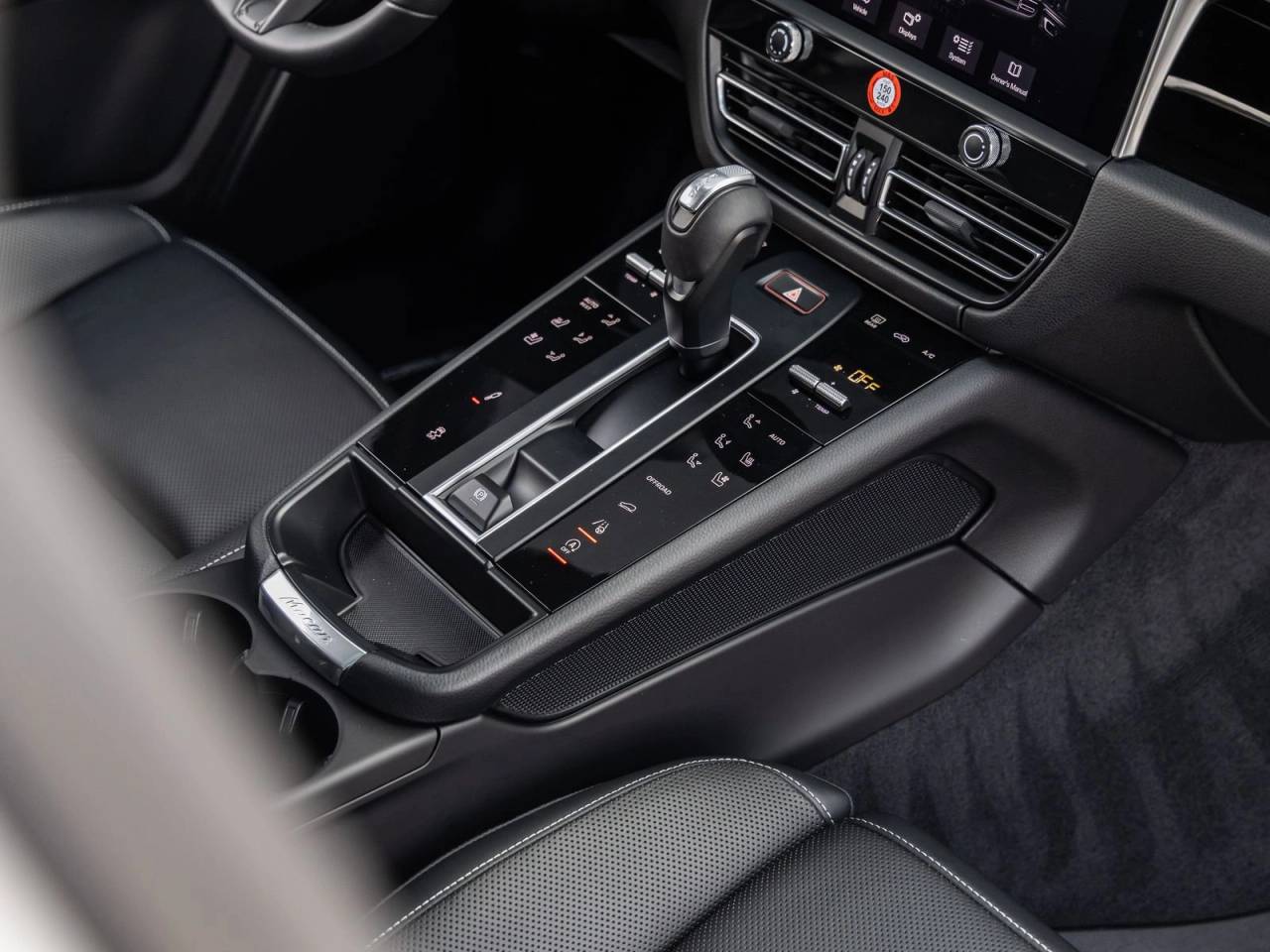 2023 Porsche Macan T