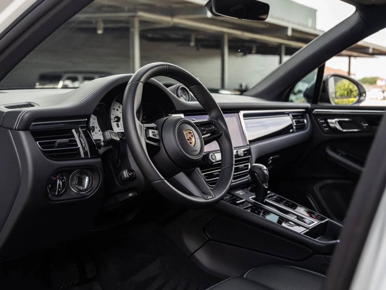 2023 Porsche Macan T