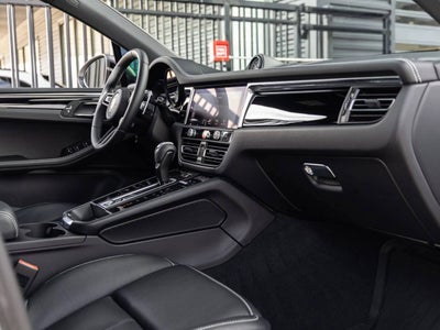 2023 Porsche Macan T