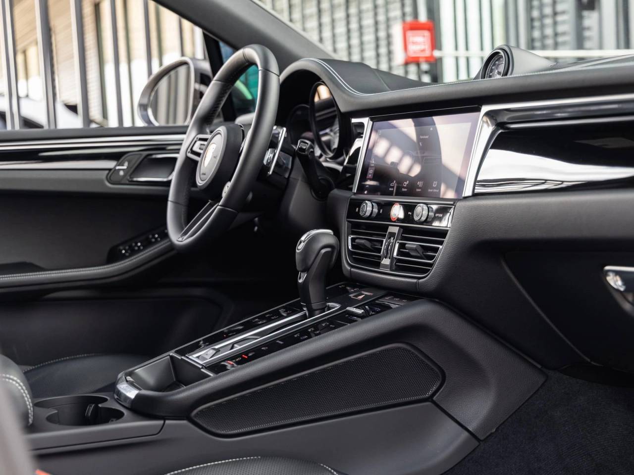 2023 Porsche Macan T