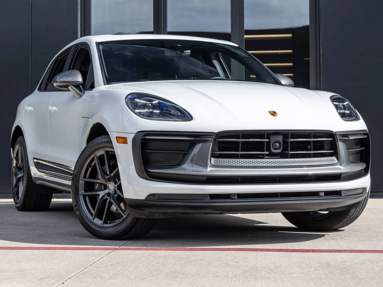 2023 Porsche Macan T
