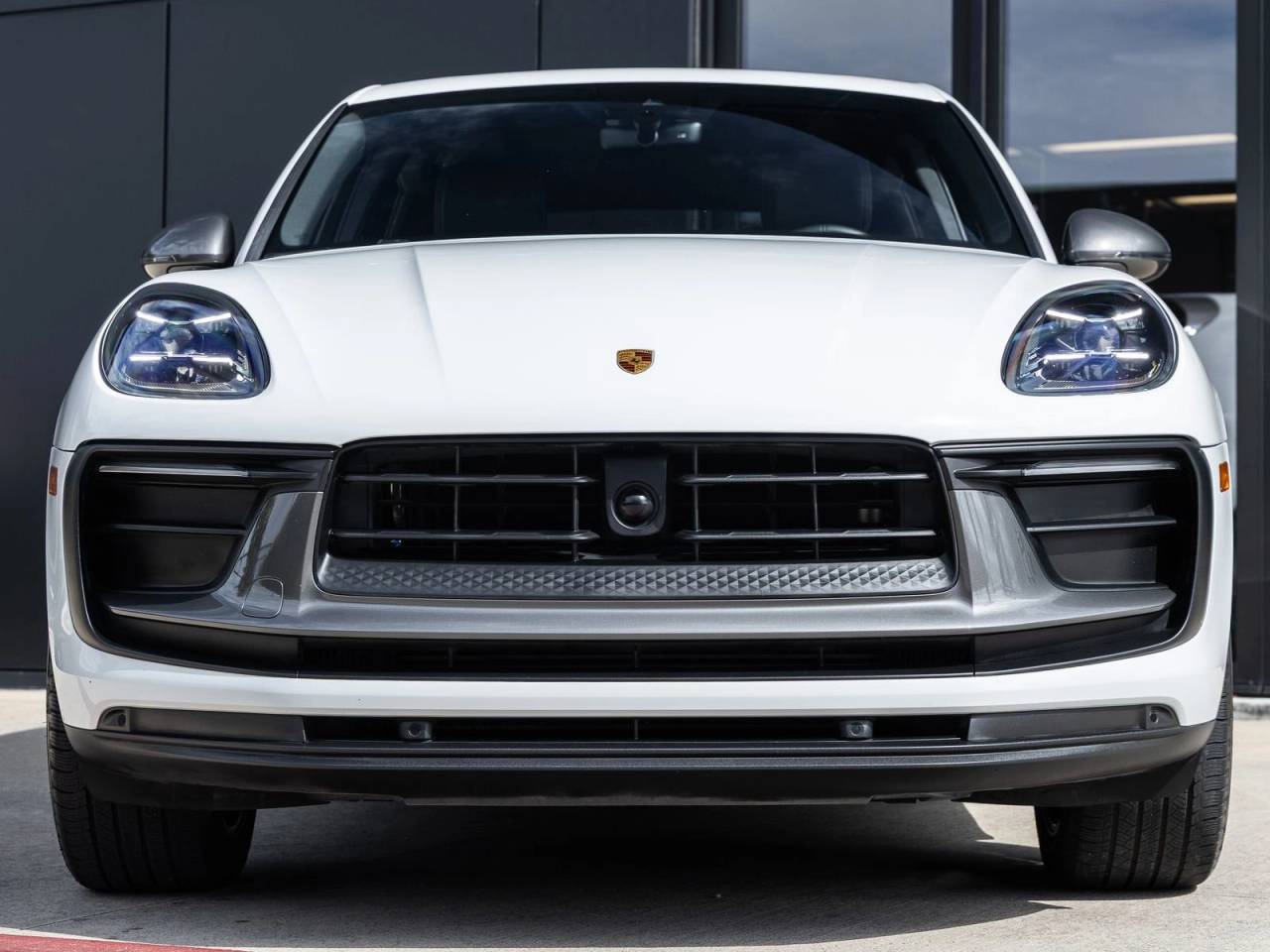 2023 Porsche Macan T