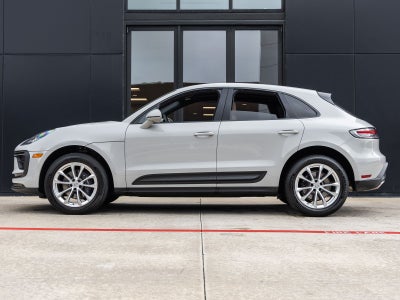 2023 Porsche Macan Macan (MY23)