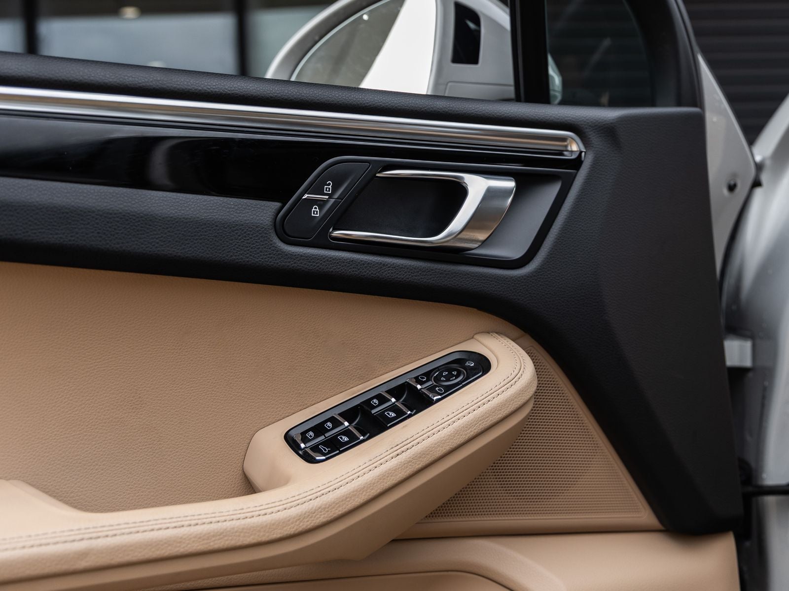 2023 Porsche Macan Macan (MY23)