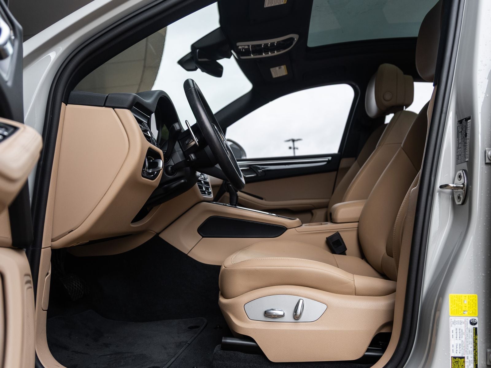 2023 Porsche Macan Macan (MY23)