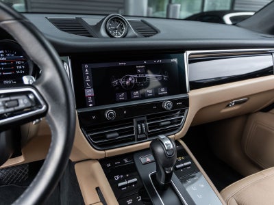 2023 Porsche Macan Macan (MY23)