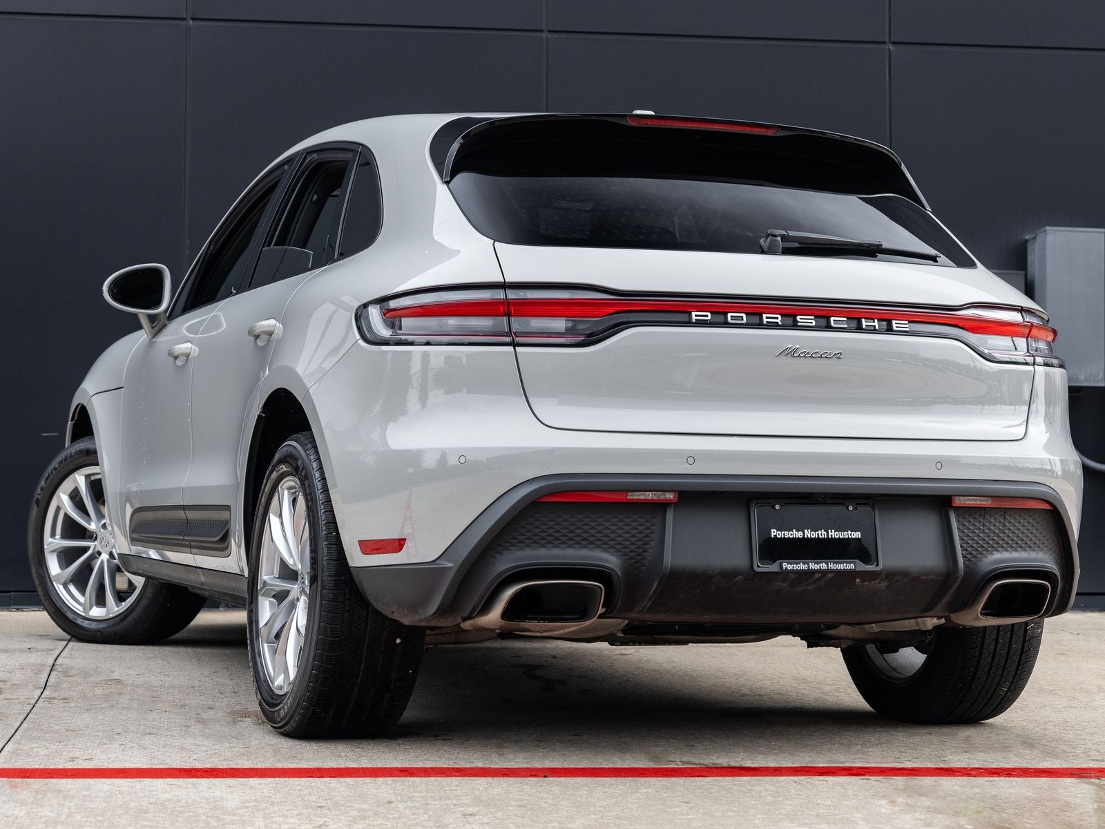 2023 Porsche Macan Macan (MY23)