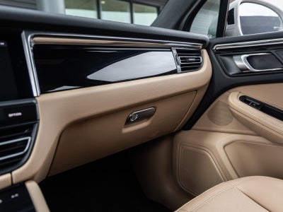 2023 Porsche Macan Macan (MY23)