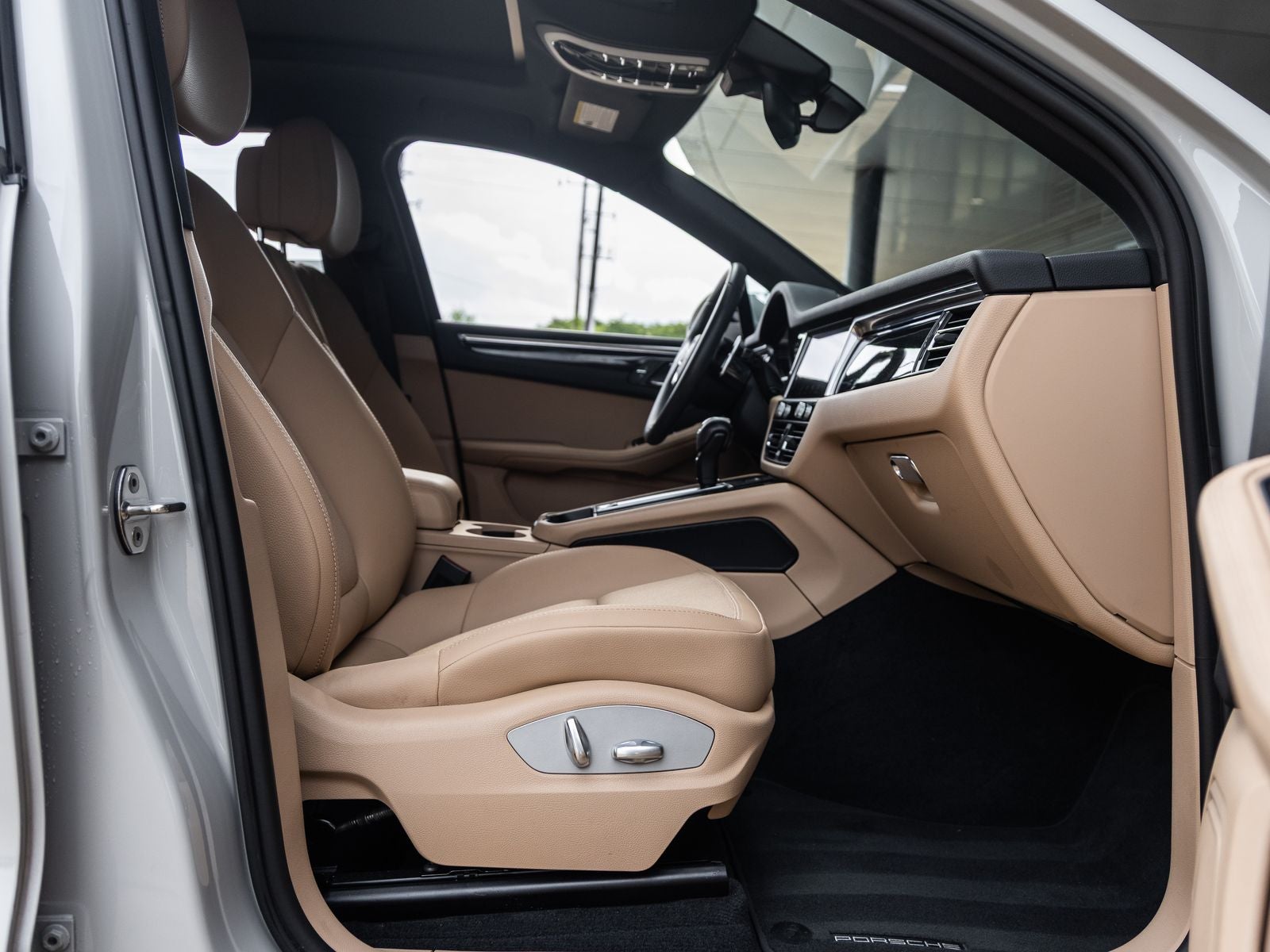 2023 Porsche Macan Macan (MY23)