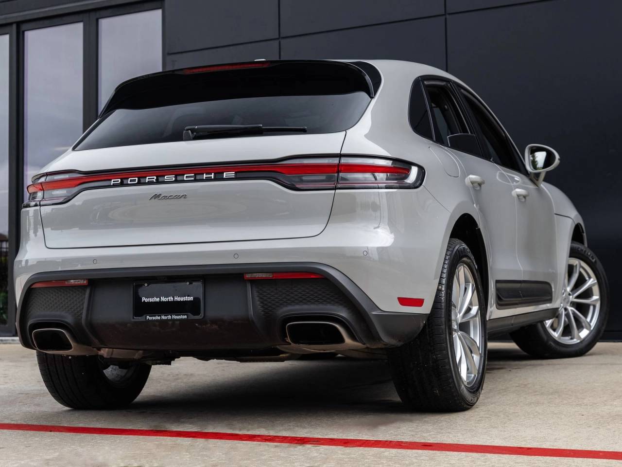 2023 Porsche Macan Macan (MY23)