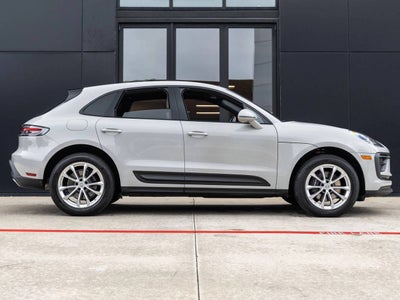 2023 Porsche Macan Macan (MY23)