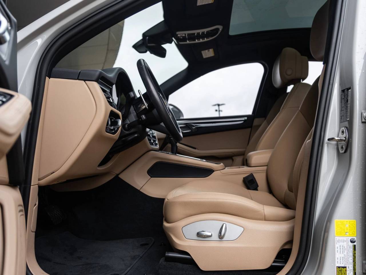 2023 Porsche Macan Macan (MY23)