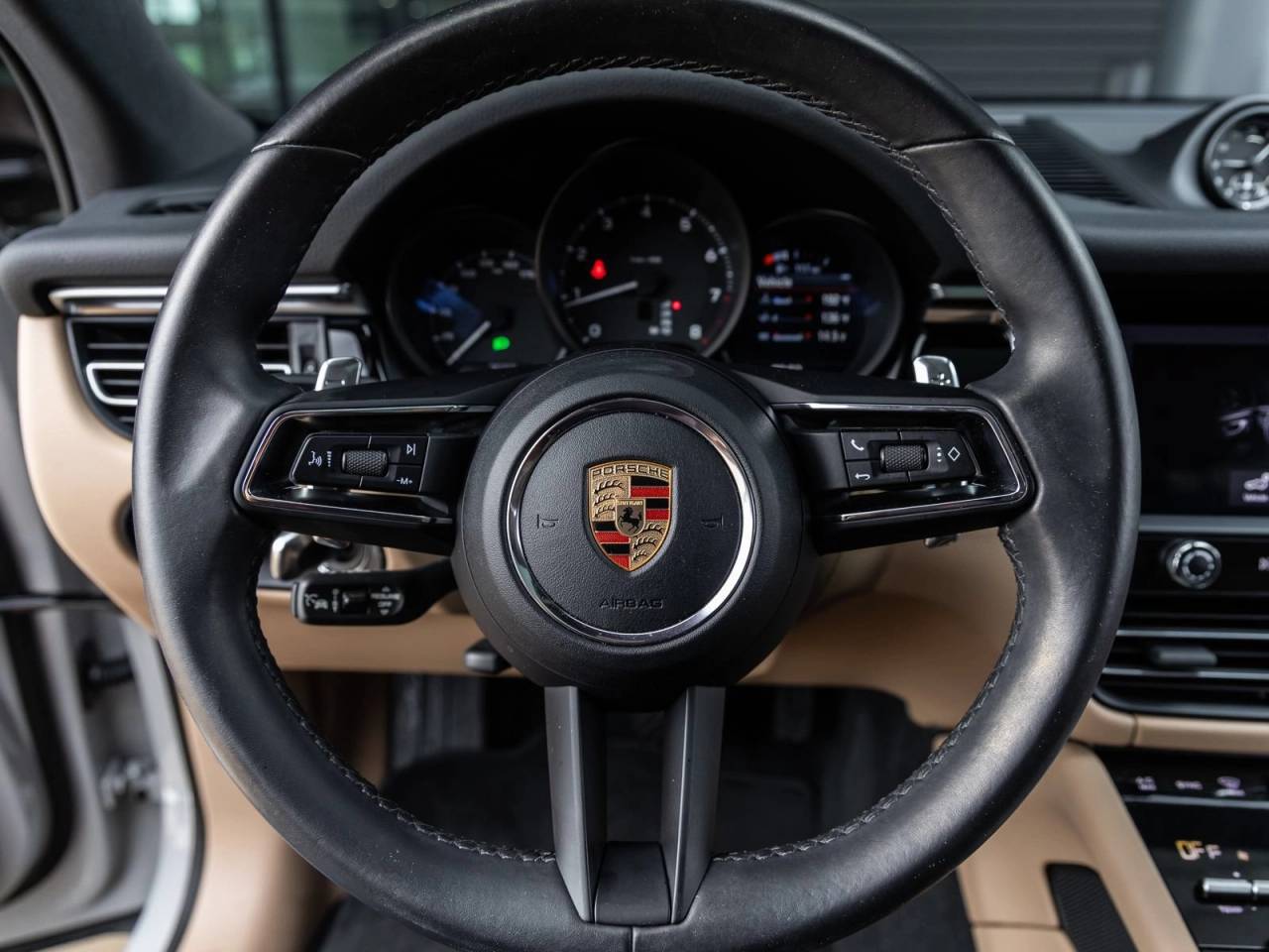 2023 Porsche Macan Macan (MY23)